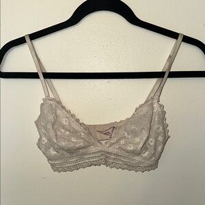 Victoria’s Secret Off-White Floral Lace Bralette Romantic Feminine sz M